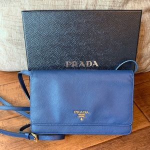 Authentic PRADA Saffiano wallet on chain 1M1361
